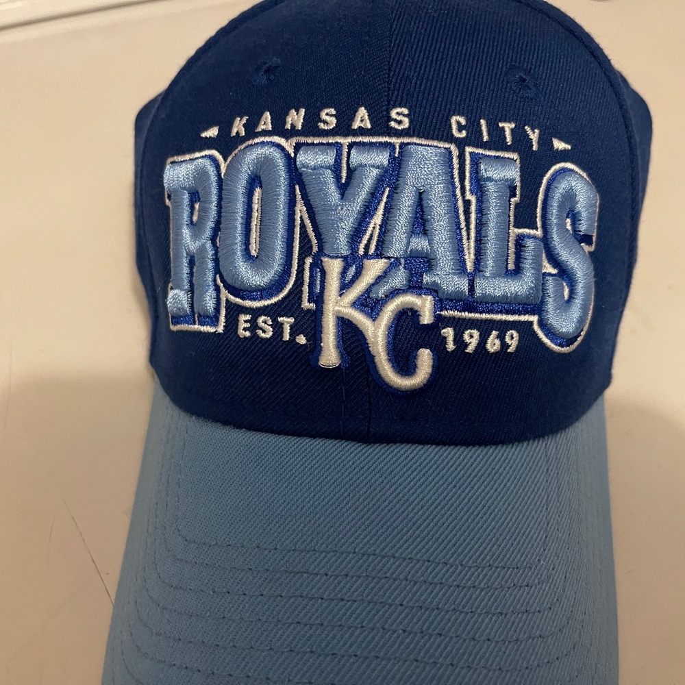 Kansas City Royals Flexfit New Era. MAKE OFFER.